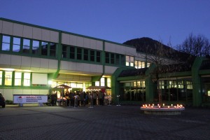 Der Weihnachtsmarkt der BFW+AL Wörgl dauerte bis in die Abendstunden.