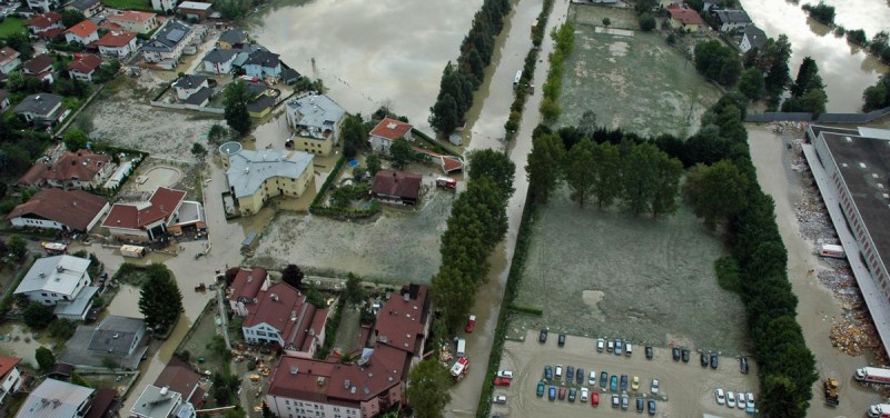 Luftbild aus Wörgl vom Inn-Hochwasser 2005. Foto: Land Tirol