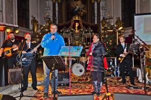 Der Rotary Club Brixental übergab beim Benefizkonzert einen Spendenscheck über 5.000 Euro. Foto: Nageler