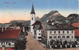 Diese kolorierte Postkarte zeigt Wörgls Ortsdurchfahrt früher. Foto: Stadtarchiv Wörgl