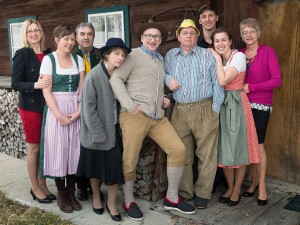 Die Stadtbühne Wörgl spielt ab 4. Mai 2016 die Komödie "Bei uns is nix los". Foto: www.stadtbuehne.info20160326bei-uns-is-nix-los