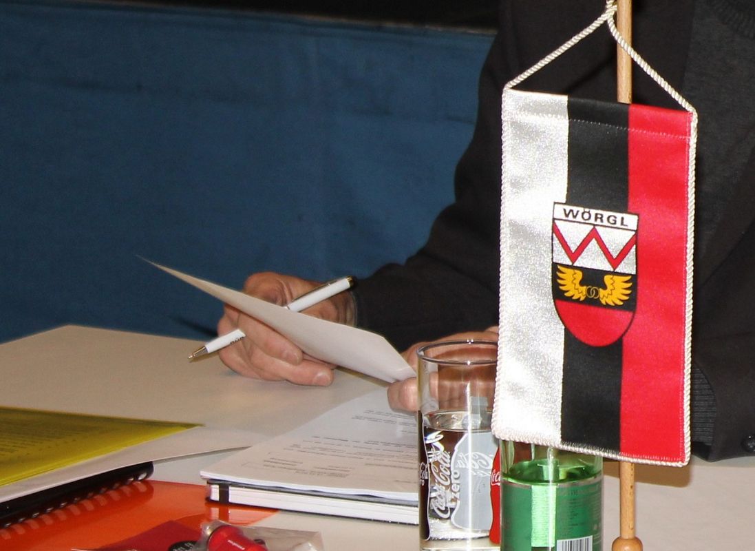 Tagesordnung der Wörgler Gemeinderatsitzung. Foto: Veronika Spielbichler