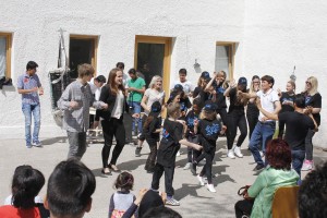 Badl-Fest im Flüchtlingsheim Badl in Wörgl am 30.4.2016. Foto: Veronika Spielbichler