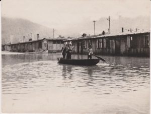 Hochwasser im Barackenlager Söcking in Wörgl am 18. Juni 1948. Foto: privat