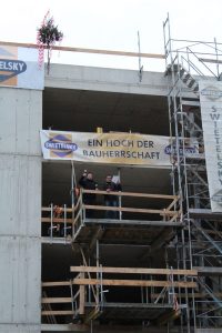 Seniorenheim Erweiterungsbau Wörgl - Firstfeier 14.12.2016. Foto: Veronika Spielbichler
