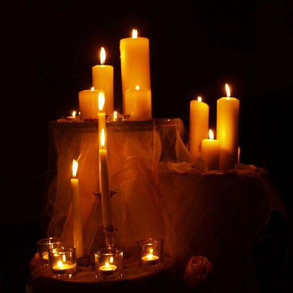 Am Sonntag, 11. Dezember, findet in der Kapelle des BKH Kufstein eine Lichterfeier für verstorbene Kinder statt. Foto: Privat