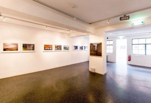 Fotografien von Kurt Härting sind in der Ausstellung Triametral in der Galerie am Polylog zu sehen. Foto: Kurt Härting