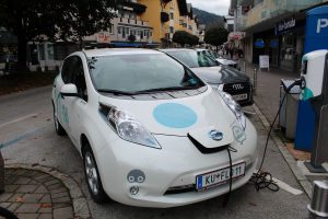 Mobilität ohne fossile Brennstoffe: die Wörgler Stadtwerke bieten mit dem "Flo" ein E-mobiles Car-Sharing an. Foto: Veronika Spielbichler