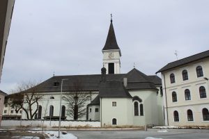 Wörgler Stadtpfarrkirche bracht dringend Fassadenrenovierung - März 2018. Foto: Veronika Spielbichler