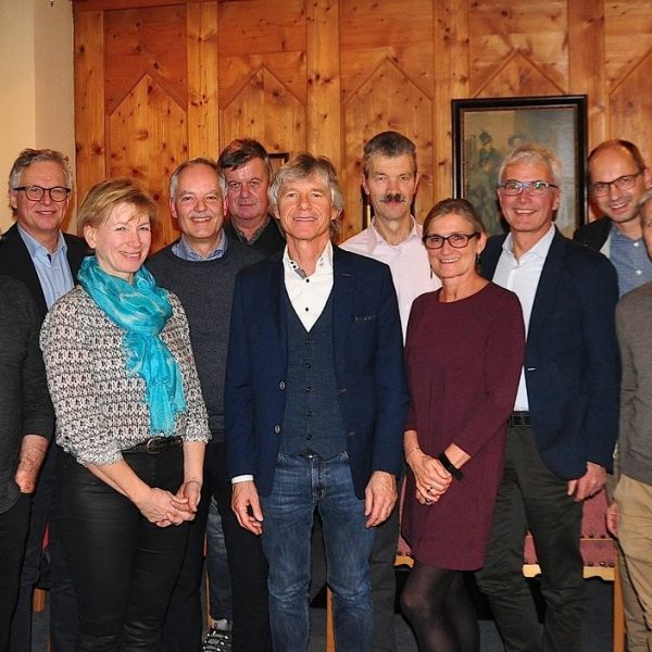 Der neue Vorstand mit den Beiräten. Foto: Albin Ritsch