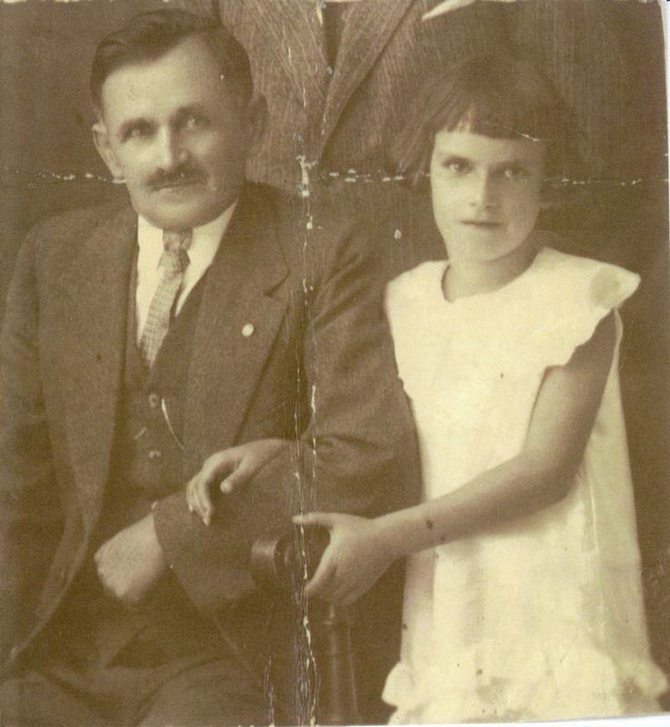 Michael Unterguggenberger mit Tochter Lia. Foto: Unterguggenberger Institut Archiv