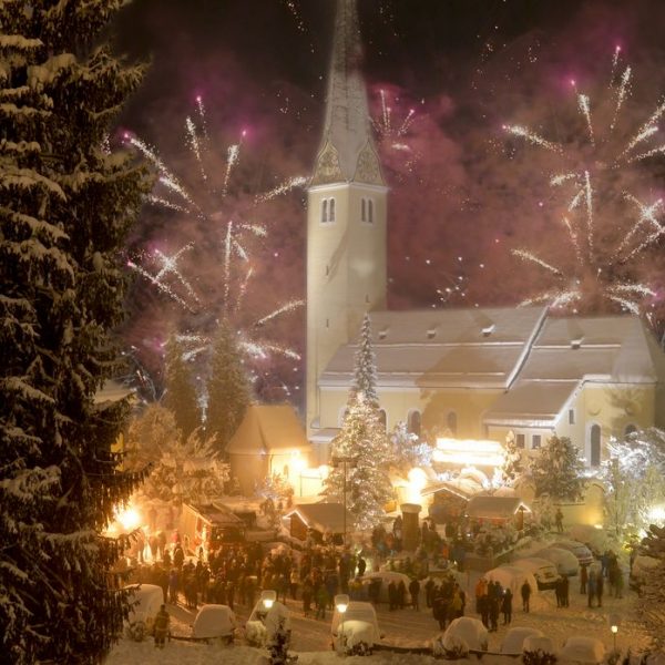 Höhepunkt der Kirchbichler Vorsilvesterparty am 30. Dezember 2018 ist das Feuerwerk um 22 Uhr. Foto: Hannes Dabernig