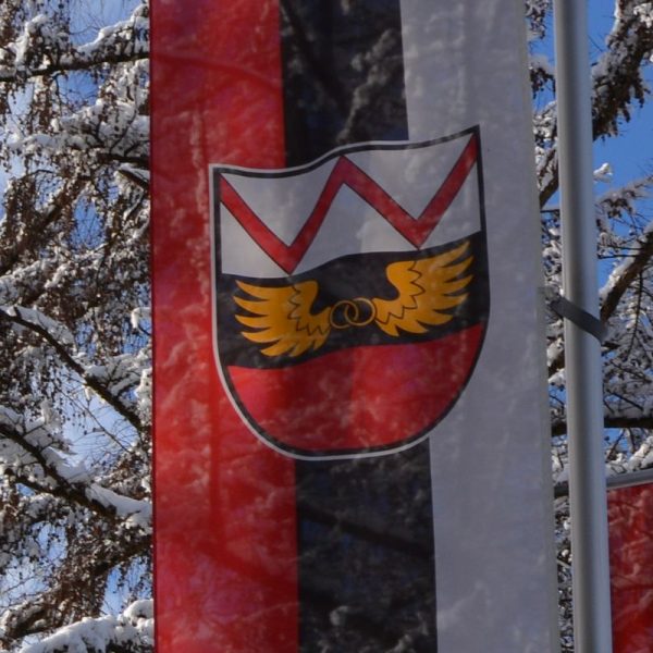 Wörgl Flagge Winter. Foto: Veronika Spielbichler