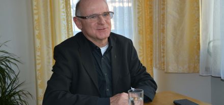 Pfarrer Theo Mairhofer am 1. April 2019. Foto: Veronika Spielbichler