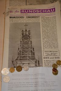 Zeitkapsel aus der Wörgler Kirchturmspitze im April 2019. Foto: Veronika Spielbichler