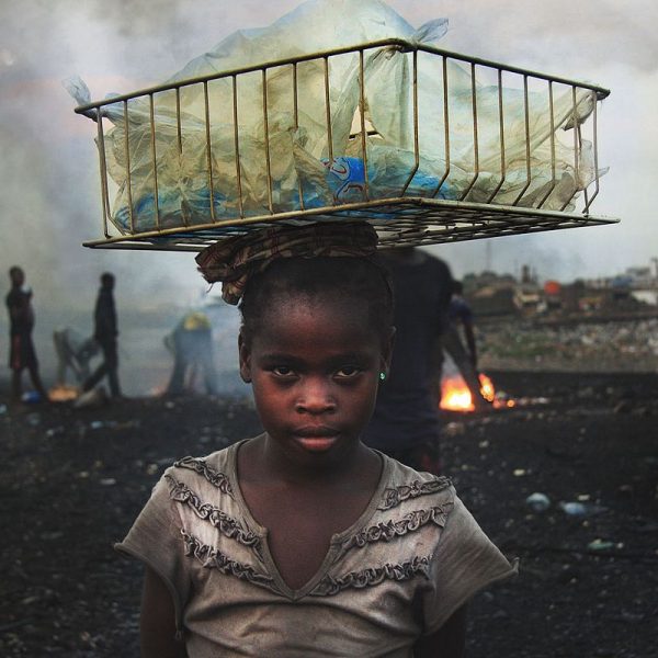 Die Müllhalde von Agbogbloshie ist die Hölle auf Erden für die Menschen, die hier Europas Elektroschrott “verwerten”. Fotonachweis: www.welcome-to-sodom.de