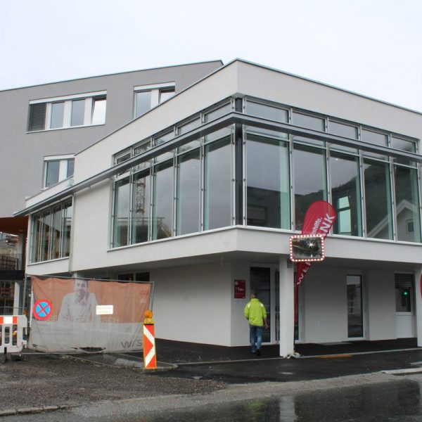 Volkshilfe und Musikschule sind bereits in die neuen Räumlichkeiten in der Brixentaler Straße übersiedelt. Foto: Veronika Spielbichler