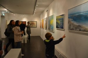 Vernissage „Emotionen Farben Formen Zeichnungen“ am 29.11.2019 in der Galerie am Polylog in Wörgl. Foto: Veronika Spielbichler