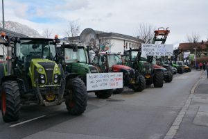 Bauern-Protestaktion am 26.2.2020 bei der SPAR-Zentrale in Wörgl. Foto: Veronika Spielbichler