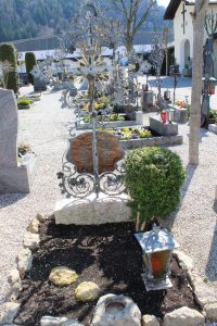Grab von Johann Fuchs im Wörgler Friedhof. Foto: Veronika Spielbichler