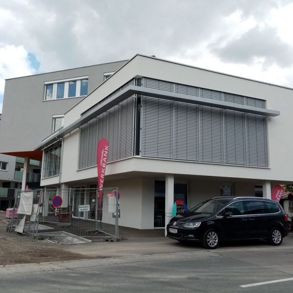 Die Volkshilfe Werkbank hat ihren Gebrauchtmöbelmarkt in der Brixentaler Straße 14 in Wörgl wieder geöffnet und bietet ihre Dienstleistungen an. Foto: Veronika Spielbichler