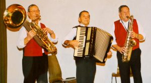 Die 3 Pepis aus Kundl beendeten vor 26 Jahre ihre Karriere - erhaltene Studioaufnahmen sind jetzt auf der Jungen Tiroler CD "Polkatanz im Mondschein" zu hören. Foto: Die jungen Tiroler