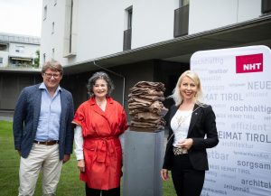 Im Zuge des Spatenstichs wurde auch eine Skulptur der Südtiroler Künstlerin Claudia Barcheri enthüllt. Foto: NHT/Vandory