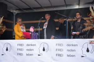 Kundgebung gegen Corona-Maßnahmen in Wörgl am 24.10.2020. Foto: Veronika Spielbichler