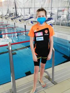 Die elfjährige Lotta Kaindl vom Schwimmclub Wörgl gewann bei der Österreichischen Meisterschaft eine Bronze-Medaille. SC Wörgl, Kaindl
