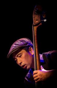 Am Bass: Masa Kamaguchi. Foto: Masa Kamaguchi