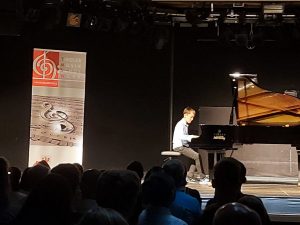 Martin Mallaun am Klavier - er wurde in die Talenteförderung aufgenommen. Foto: LMS Wörgl