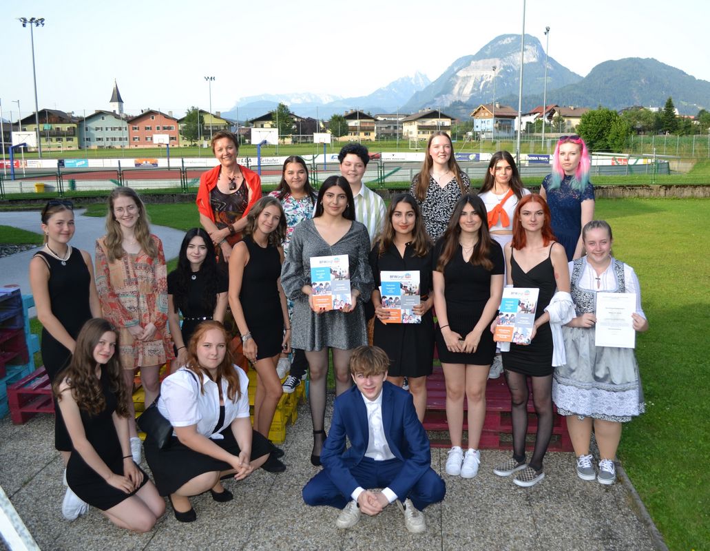 Zählen zu den diesjährigen AbsolventInnen der BFWörgl: die 3A-Klasse. Foto: BFWörgl