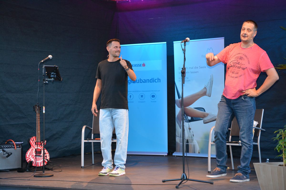Kabarett "Influencer" von Stefan Peschta und Jürgen Heiss am 2.7.2022 in der ZONE Kultur.Leben.Wörgl. Foto: Veronika Spielbichler