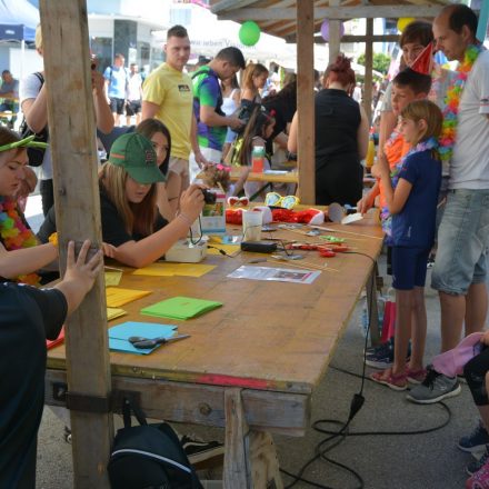 Kinder- und Familienfest von komm!unity am 2.7.2022 in der Wörgler Bahnhofstraße. Foto: Veronika Spielbichler