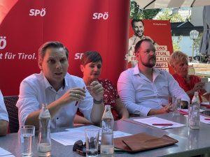 In Wörgl präsentierte Bezirksspitzenkandidat Christian Kovacevic die SPÖ-KandidatInnen für die Landtagswahl am 25.9.2022. Foto: SPÖ Kufstein