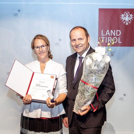 Dr. Katrin Petzer und LH-Stv. Josef Geisler. Foto: Land Triol