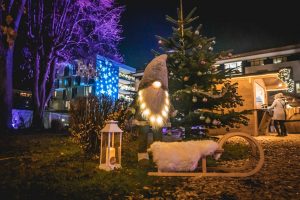 Der Christkindlmarkt im Stadtpark Seniorenheim wird auch heuer wieder Treffpunkt fürs gesellige Einstimmen auf Weihnachten. Foto: Stefan Ringler