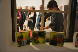 Vernissage "Reise ins Ungewisse" - Helga Goebel und Carolin Labek in der Galerie am Polylog von 24.-30.11.2022. Foto: Veronika Spielbichler