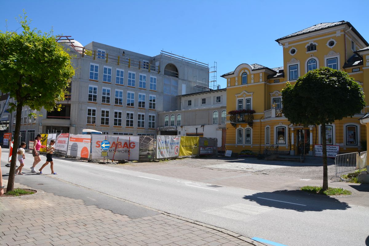 Passt das neue Ärztehaus Stawa in die Architektur der Bahnhofstraße? Foto: Veronika Spielbichler