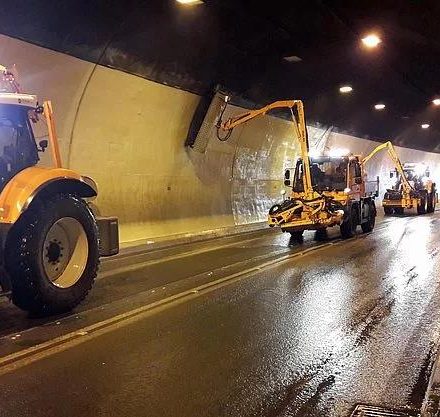 Saubere Tunnel bedeuten mehr Sicherheit, bessere Luft und weniger Energieverbrauch für Beleuchtung und Belüftung.© Land Tirol