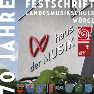 Beim Solistenschlusskonzert am 5.7.2023 wurde die Festschrift 70 Jahre LMS Wörgl vorgestellt. Foto: Stadtmarketing Wörgl