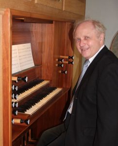 Organist Heribert Metzger. Foto: Roislehner