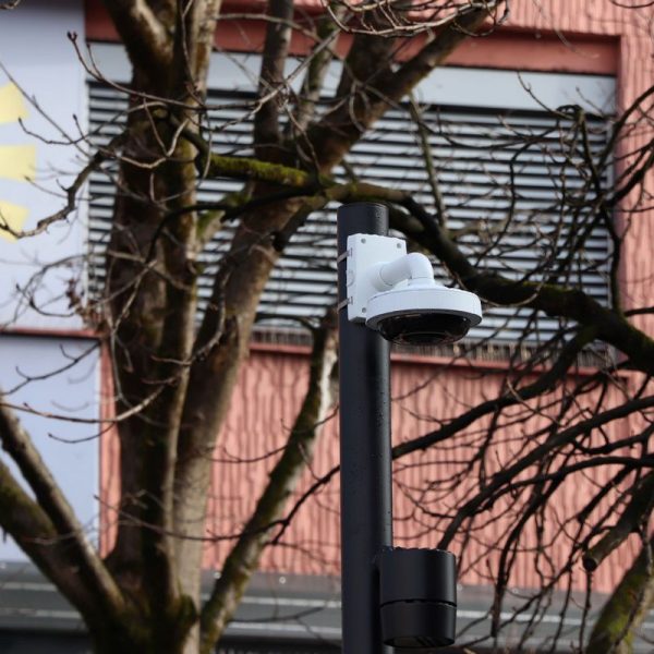 Die erste Kamera-Überwachungsstation in der Wörgler Innenstadt ging im Jänner 2024 in Betrieb. Foto:: Stadtmarketing Wörgl