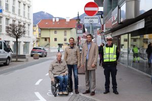 Von links Verkehrsreferent Hubert Aufschnaiter, Mag. Dietmar Gluderer (Bauamt), Bürgermeister Michael Riedhart und Hannes Nöckler (Stadtpolizei). Foto: Stadtmarketing Wörgl