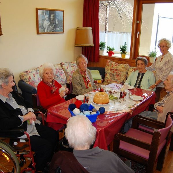 Im Frühjahr 2011 wurde im Wörgler Seniorenheim die Wohnstube eingerichtet und am 26. März allen HeimbewohnerInnen mit einem Tag der offenen Tür vorgestellt.