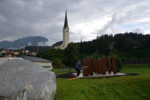 Tirols erstes Mahnmal an die NS-Zwangsarbeit am 2. Juli 2024 in Kirchbichl vorgestellt. Foto: Veronika Spielbichler