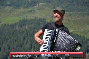 Theater auf der Alm am 10. August 2024 im Langen Grund in der Kelchsau. Foto: Veronika Spielbichler