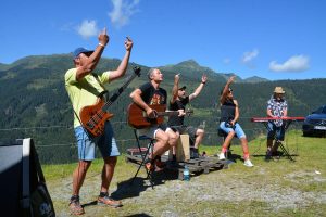 Theater auf der Alm am 10. August 2024 im Langen Grund in der Kelchsau. Foto: Veronika Spielbichler