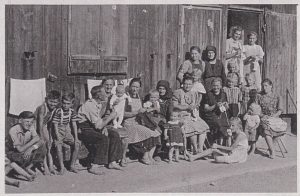 Das Barackenlager in Söcking wurde ab 1945 von der UNRA geführt - diese UN-Organisation war zuständig für die Rückführung von "displaced persons" nach dem 2. Weltkrieg. Foto: Museum Wörgl/Kittl