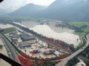 Inn-Hochwasser August 2005. Foto: Flugrettung Tirol